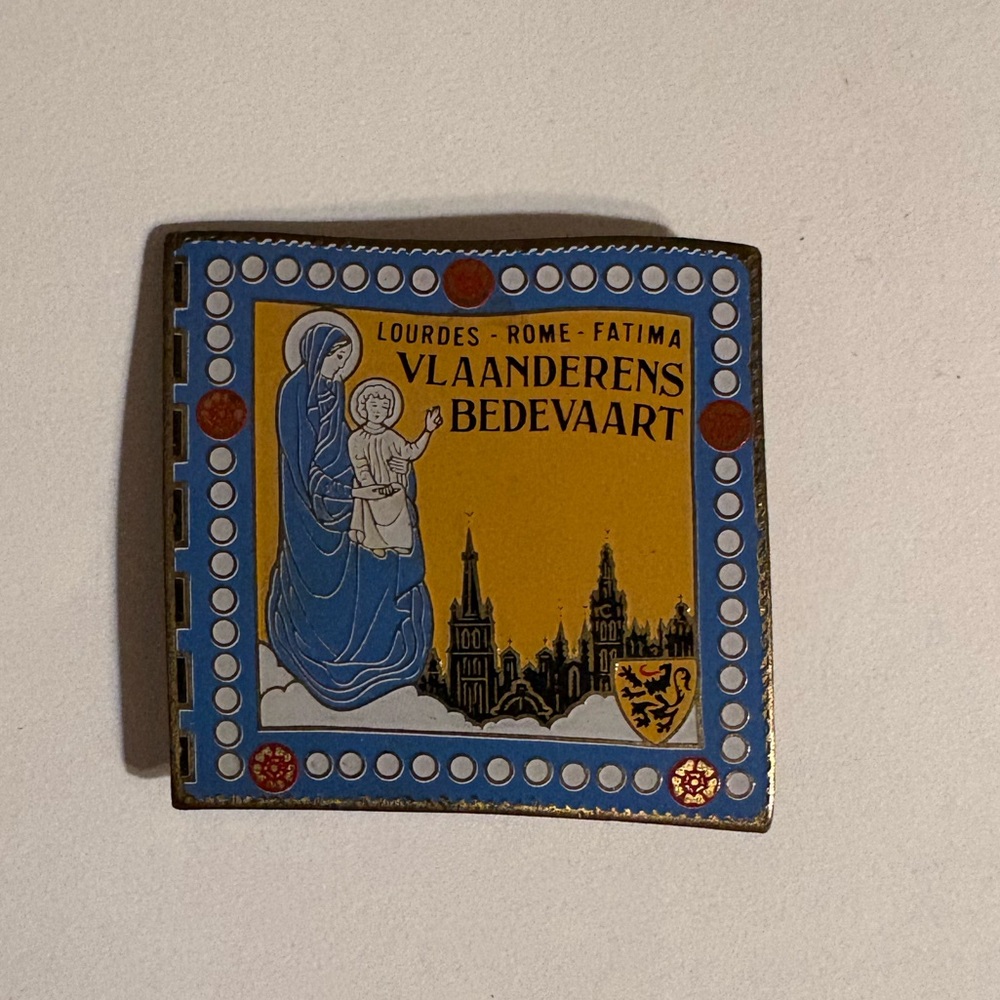 Vlaanderens Bedevaart Souvenir Metal Button